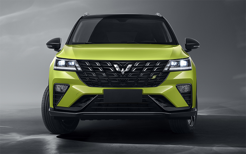 Agressiv ön dizayn – LED fənərlər və “S” loqotipi ilə idman xarakteri